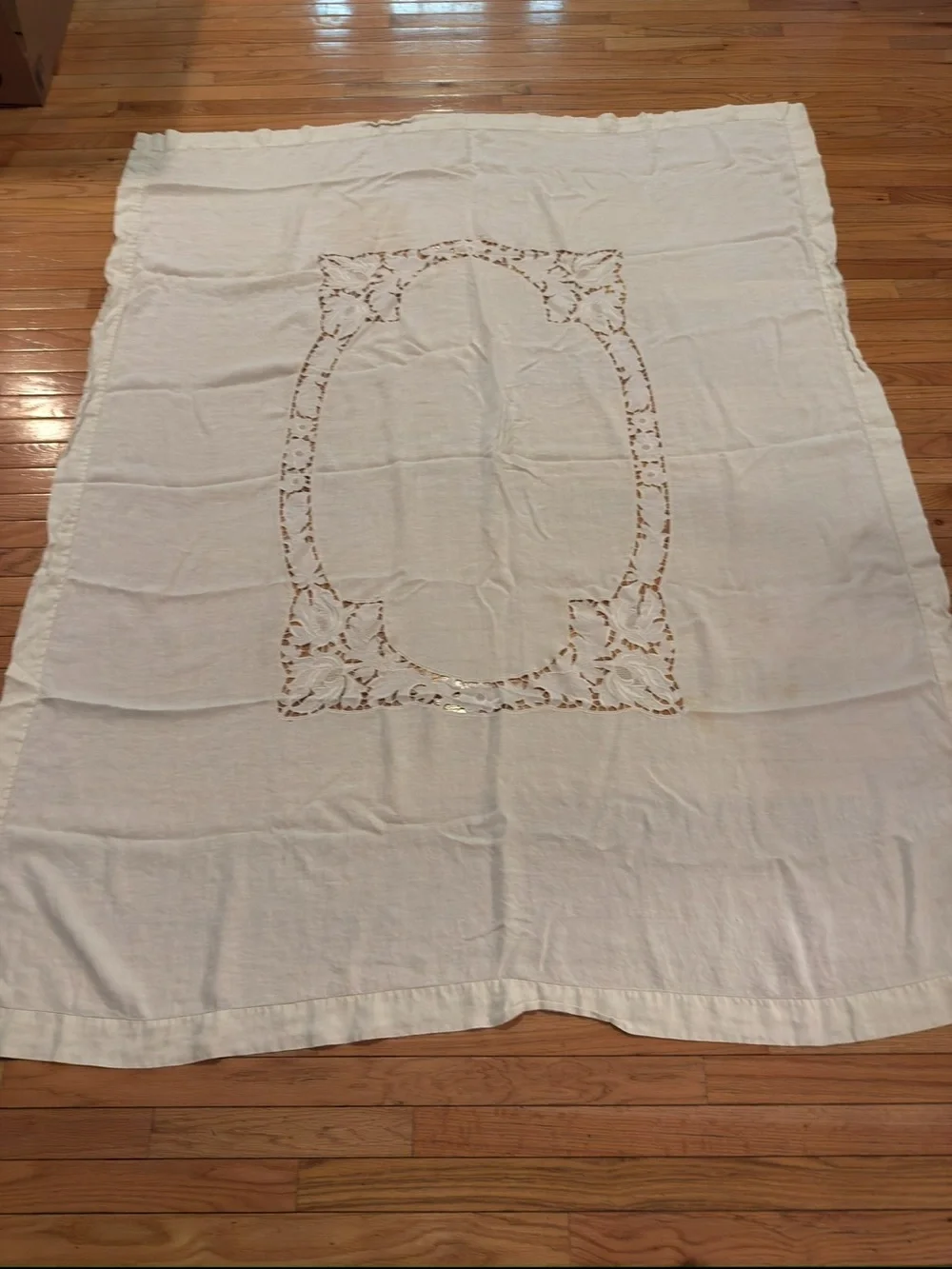 VTG Battenburg  Lace Cotton Linen Tablecloth Soft Ivory